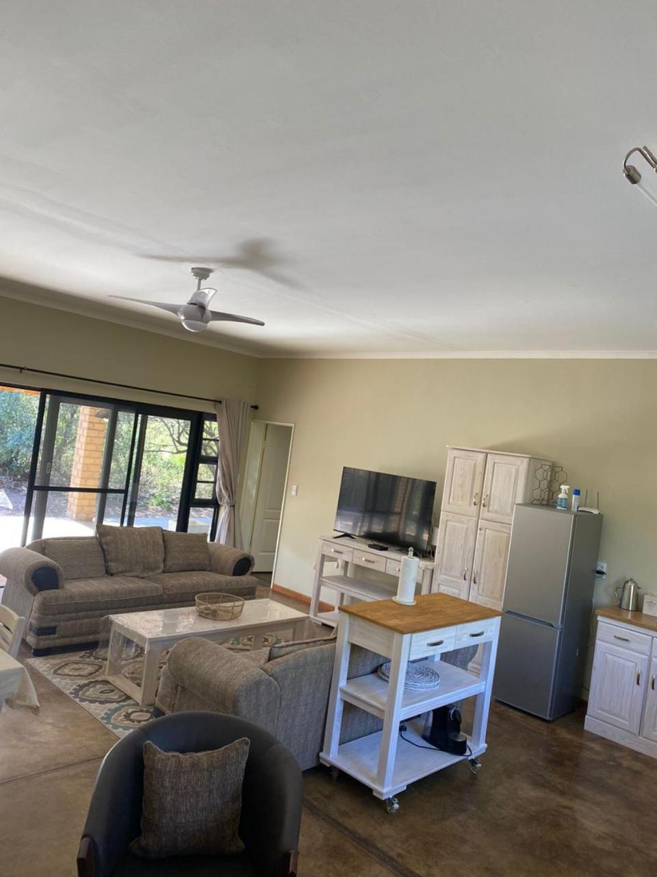 Olienhoff Guesthouse And Rest Camp Otavi エクステリア 写真