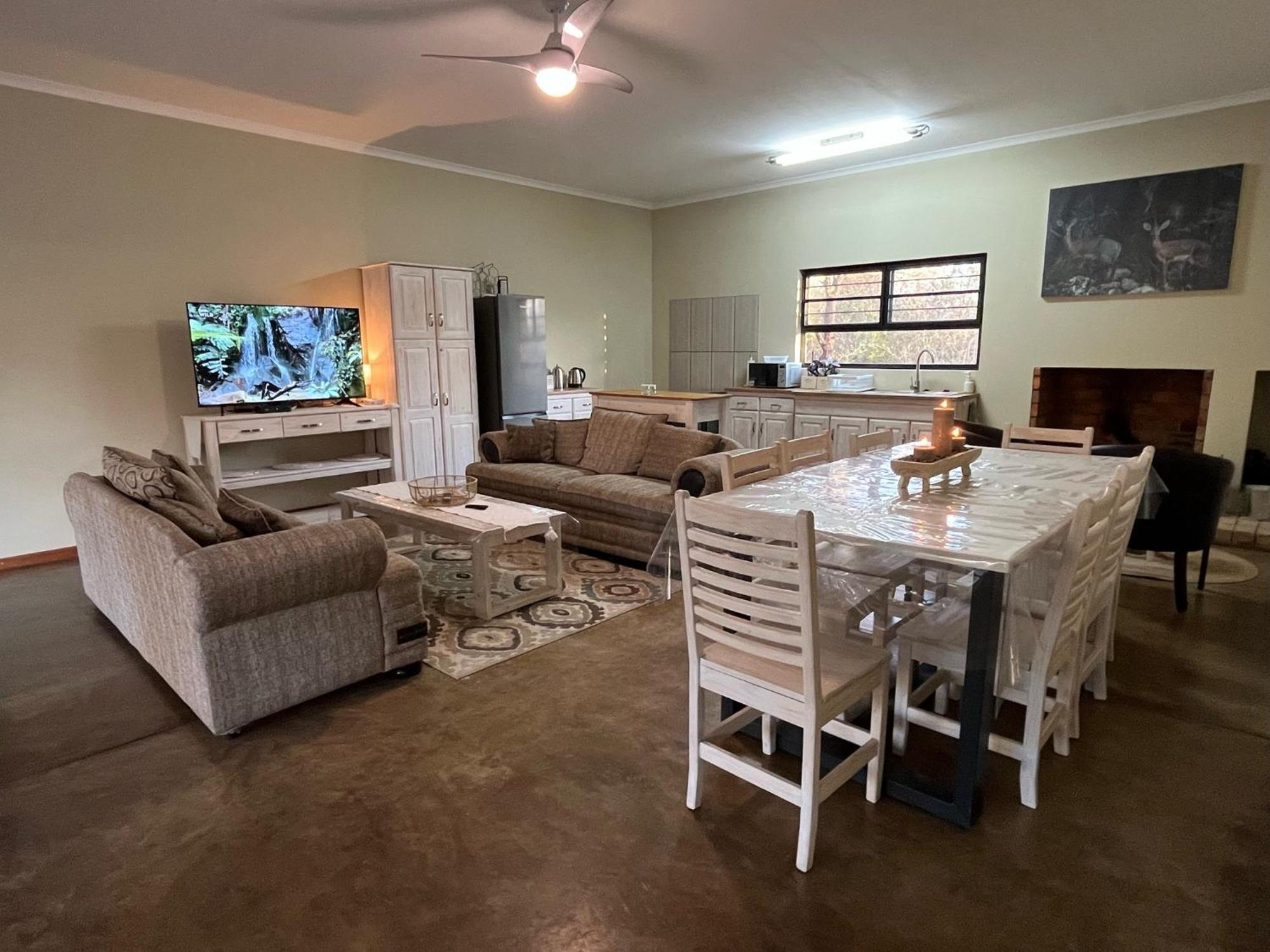 Olienhoff Guesthouse And Rest Camp Otavi エクステリア 写真