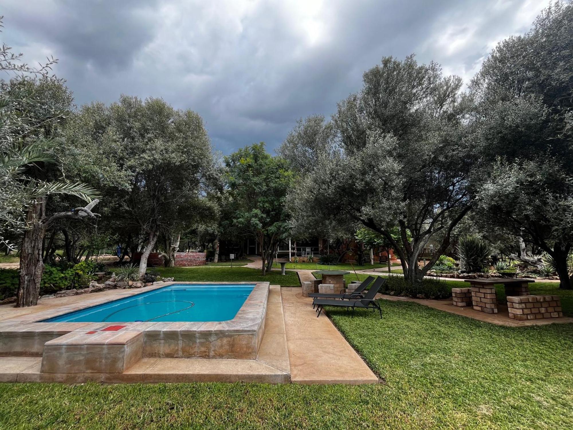 Olienhoff Guesthouse And Rest Camp Otavi エクステリア 写真