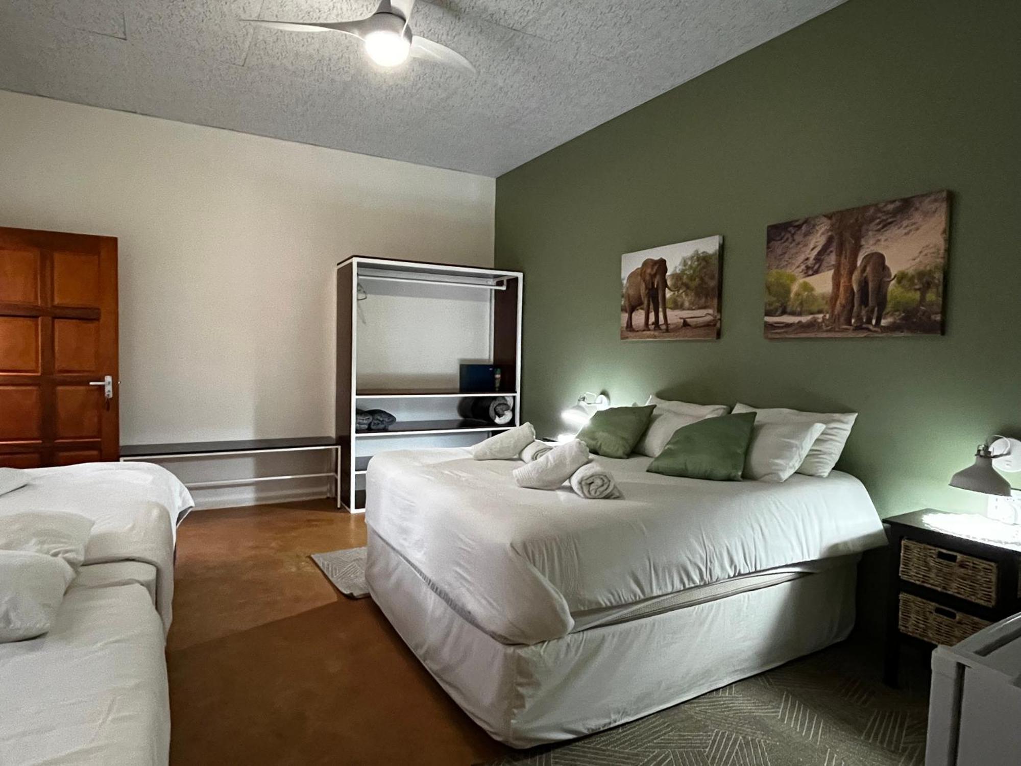 Olienhoff Guesthouse And Rest Camp Otavi エクステリア 写真
