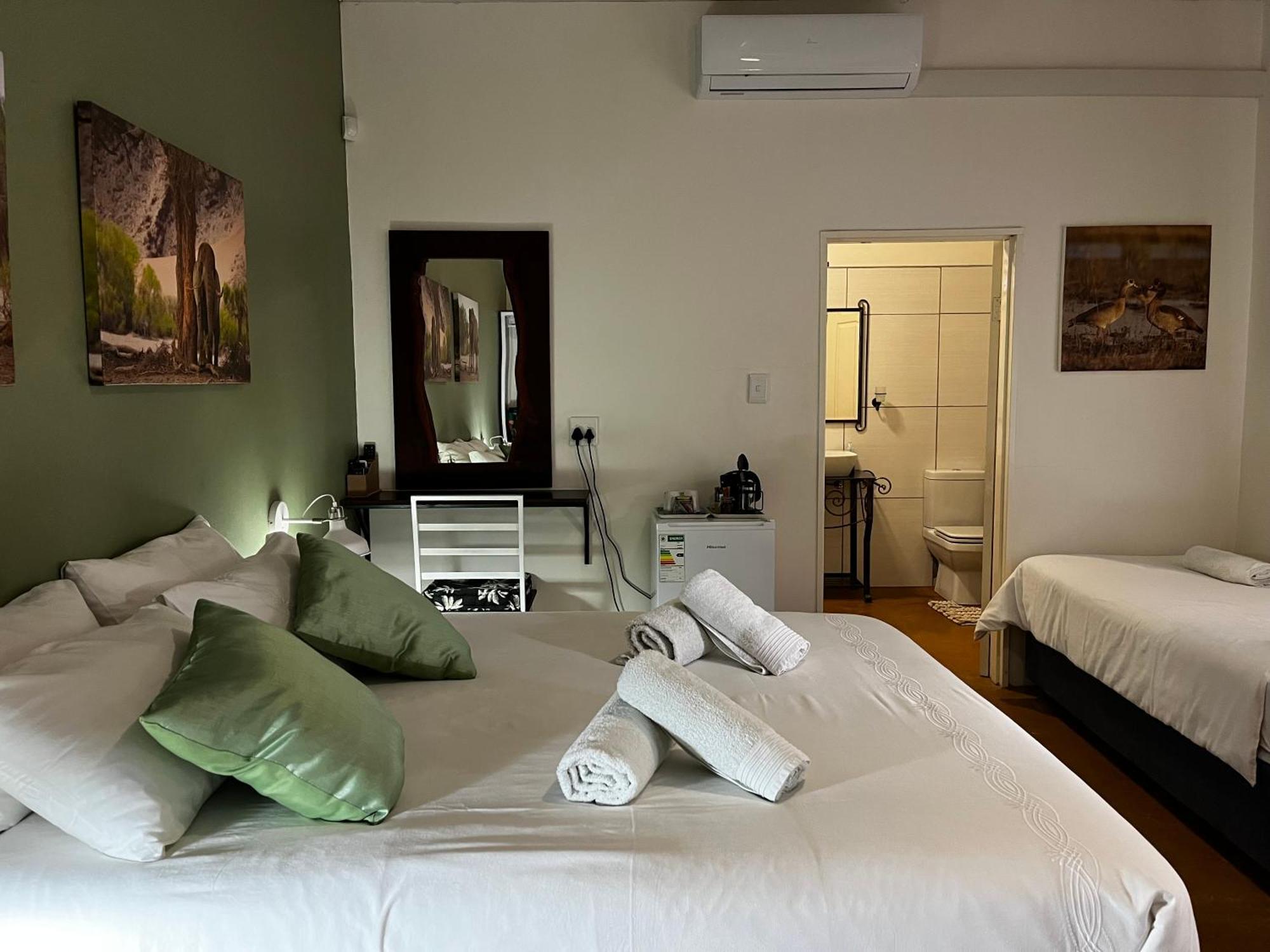 Olienhoff Guesthouse And Rest Camp Otavi エクステリア 写真