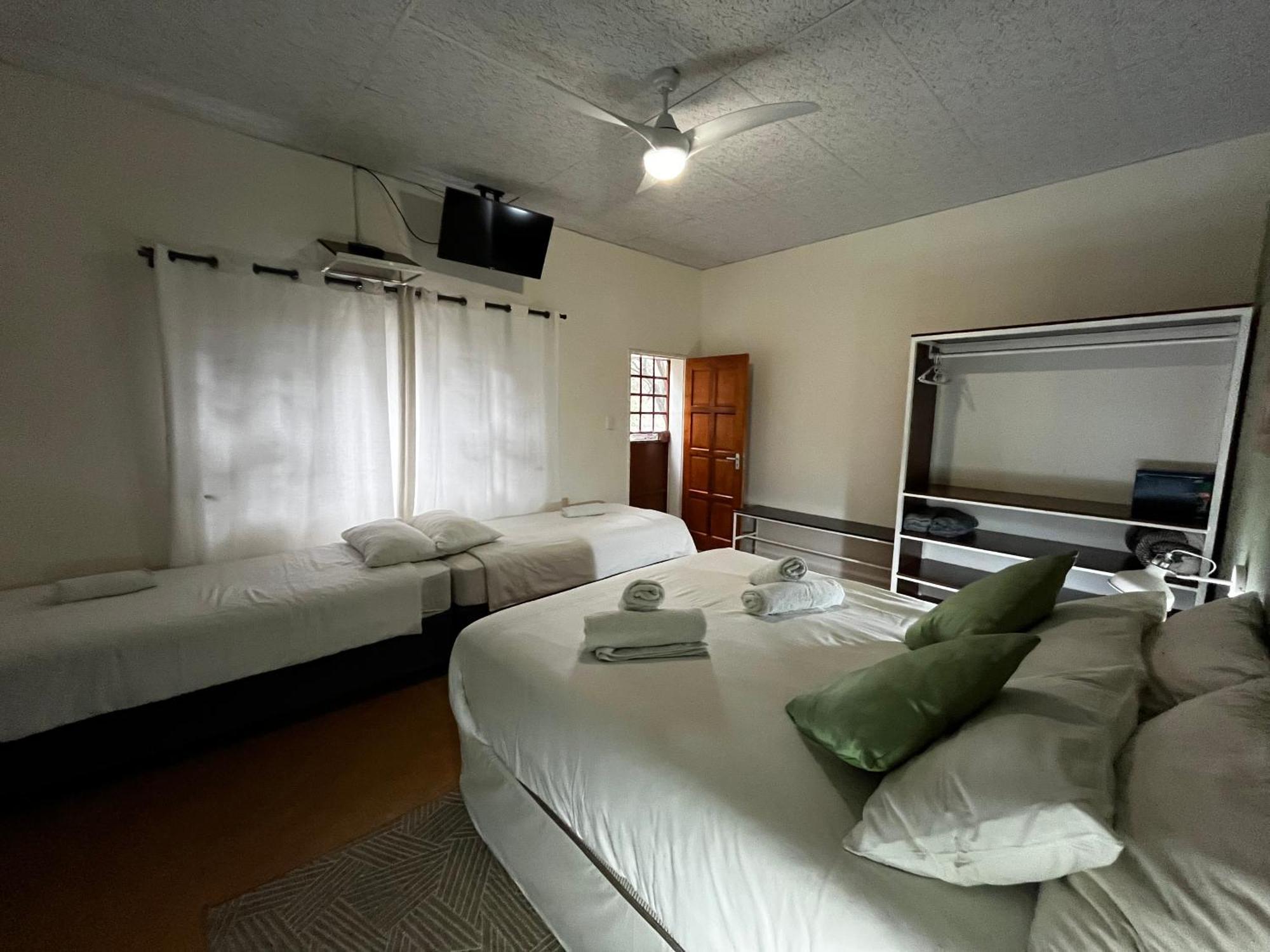 Olienhoff Guesthouse And Rest Camp Otavi エクステリア 写真